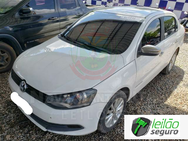 LOTE 037 VOLKSWAGEN/VOYAGE COMFORTLINE 1.0 TOTAL FLEX